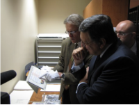 EC President Jose Manuel Barroso in the Nelson Mandela archives with Verne Harris