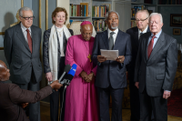 2013 12 10  Johannesburg  Mandela  Elders  Kofi Annan Statement  Johann Barnard  The Elders 0221 1