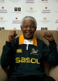 Nelson Mandela celebrating the Springboks' 2007 Rugby World Cup win (3)