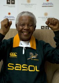 Nelson Mandela celebrating the Springboks' 2007 Rugby World Cup win (4)