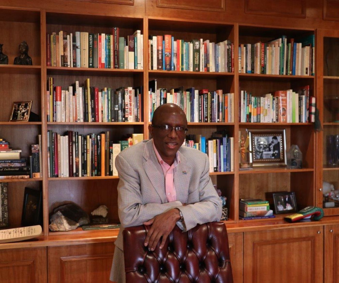Kimi Makwetu in Nelson Mandela's office
