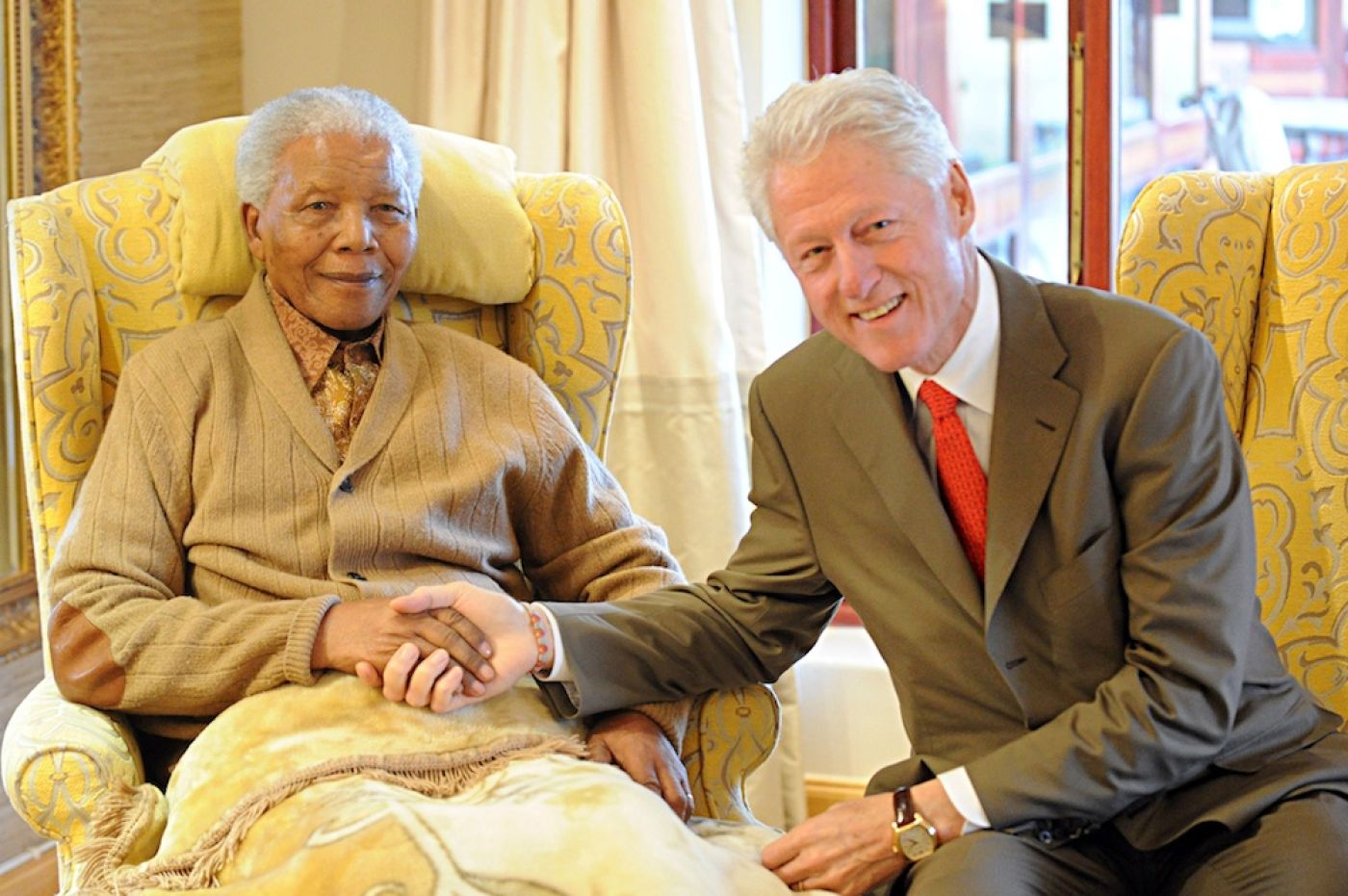 Former US President Bill Clinton pays a visit to former President Nelson Mandela – Nelson Mandela Foundation