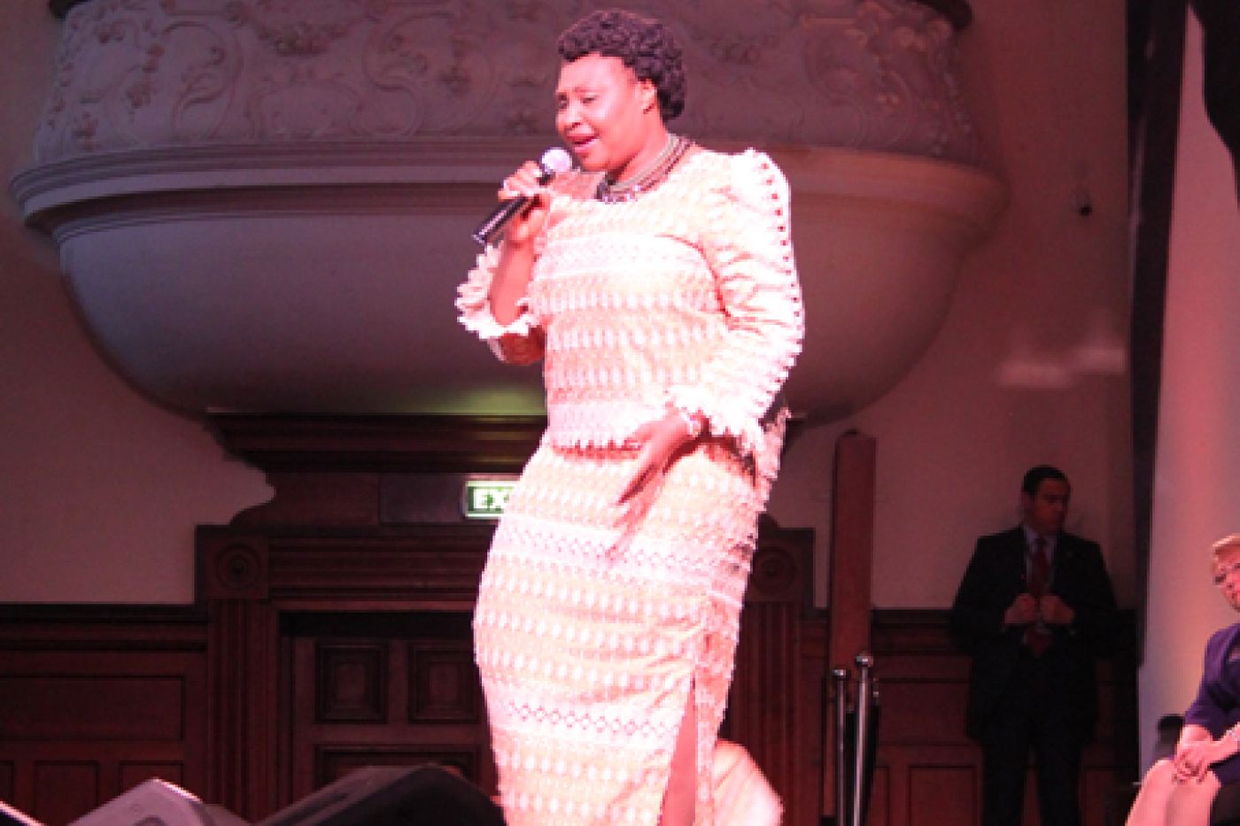 Yvonne  Chaka  Chaka Singing 1